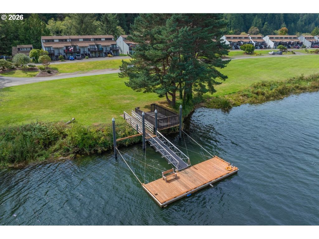 43605 State Highway 38 5, Reedsport
