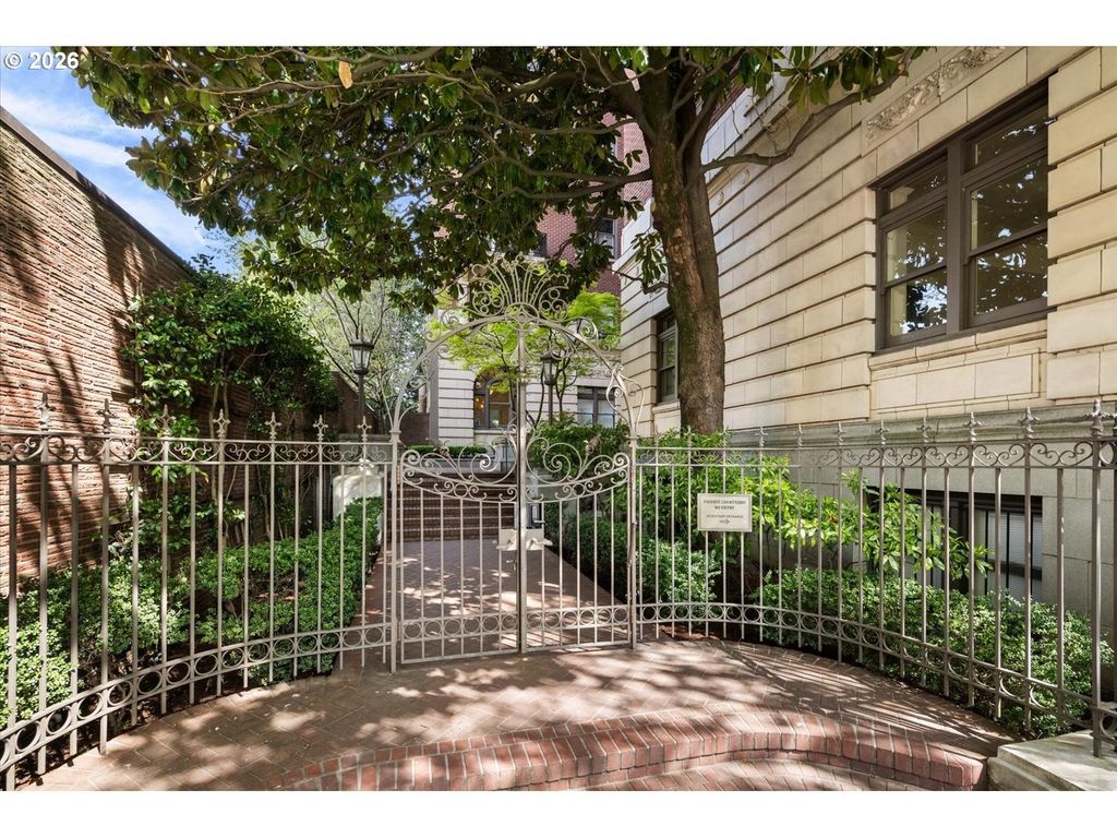2141 Nw Davis St 301, Portland