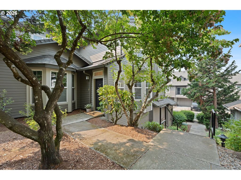 604 Springtree Ln, West Linn