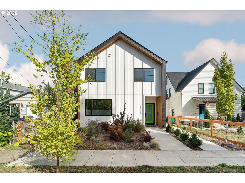 5793 Se Ramona St, Portland