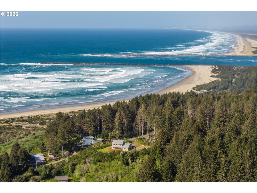 63315 Bastendorf Beach Rd, Coos Bay