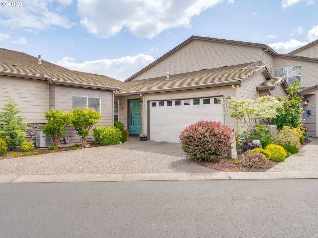 1336 Nw Oakmont Ct, McMinnville