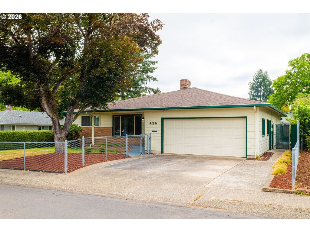 425 W Maple St, Roseburg