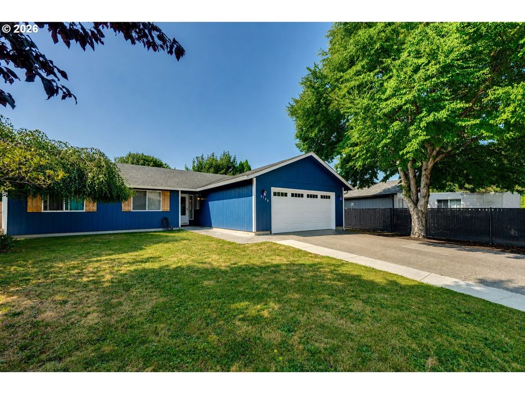 2129 Dahlia St, Woodland