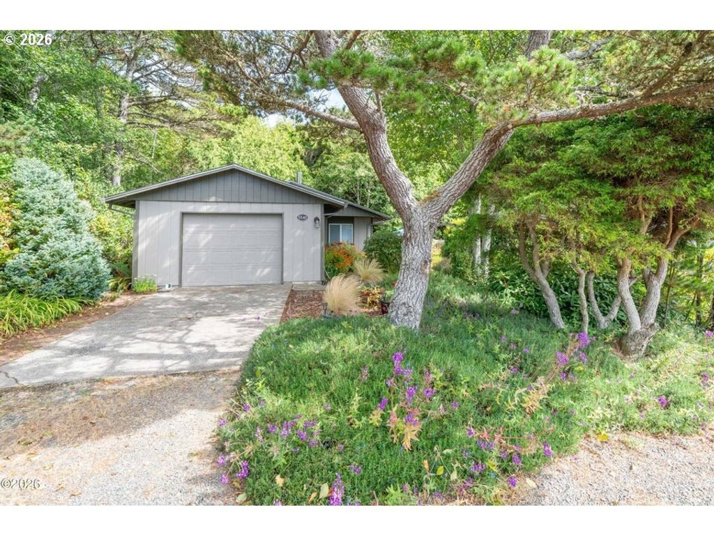 5540 Palisades Dr, Lincoln City