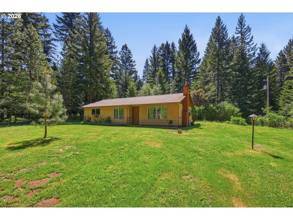 49782 Huckleberry Rd, Oakridge
