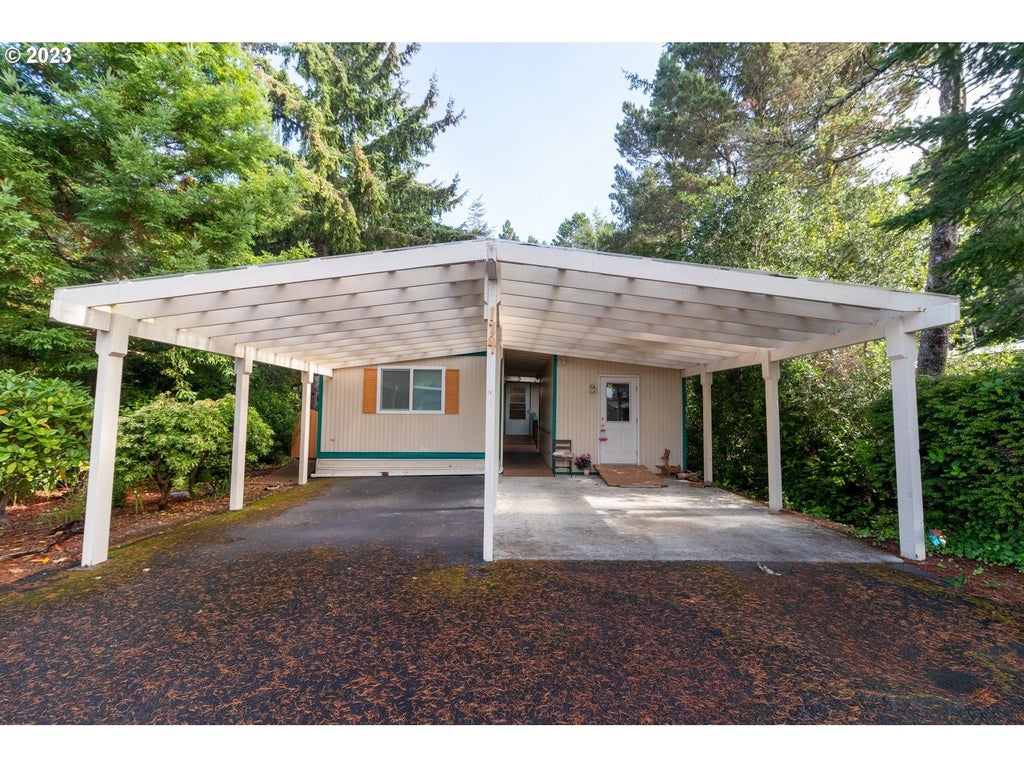 1600 Rhododendron Dr 174, Florence