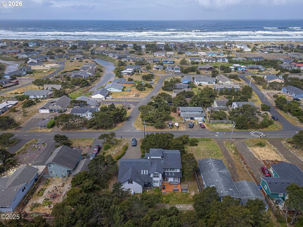 1201 Nw Bayshore Dr, Waldport