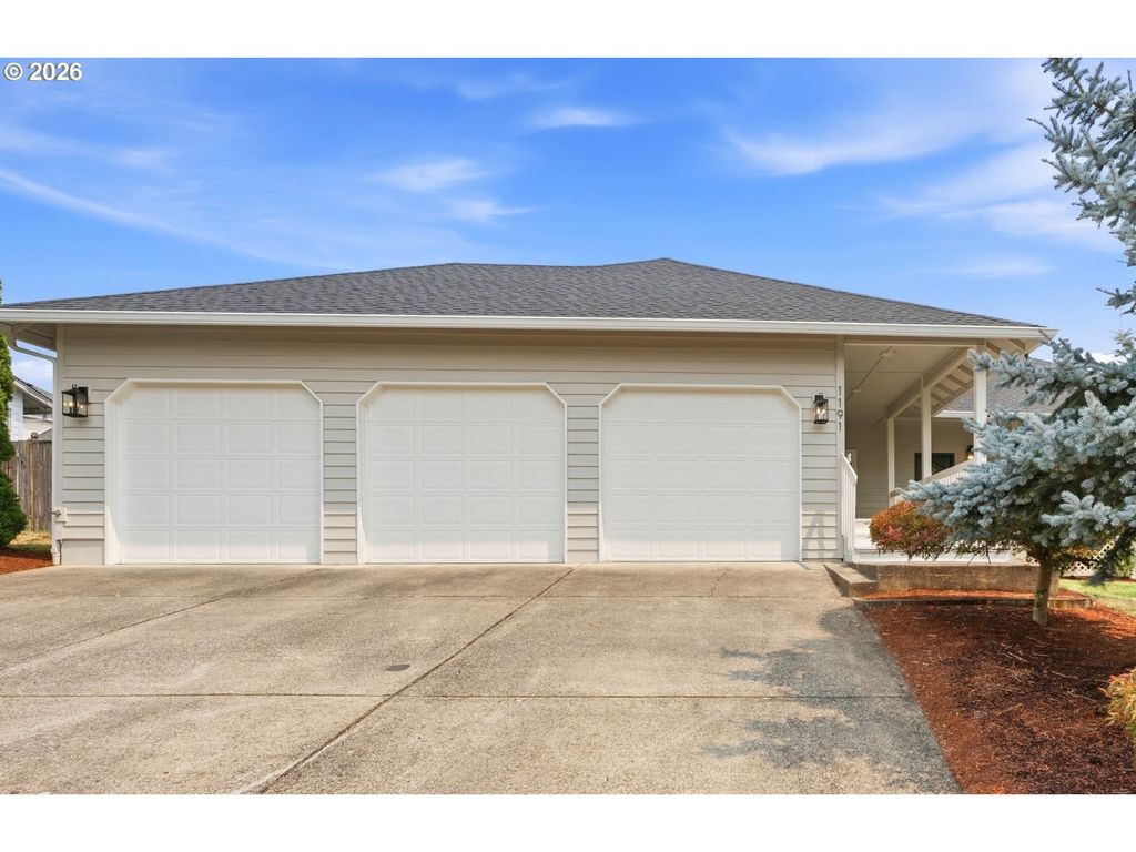 1191 E Caples Ct, La Center