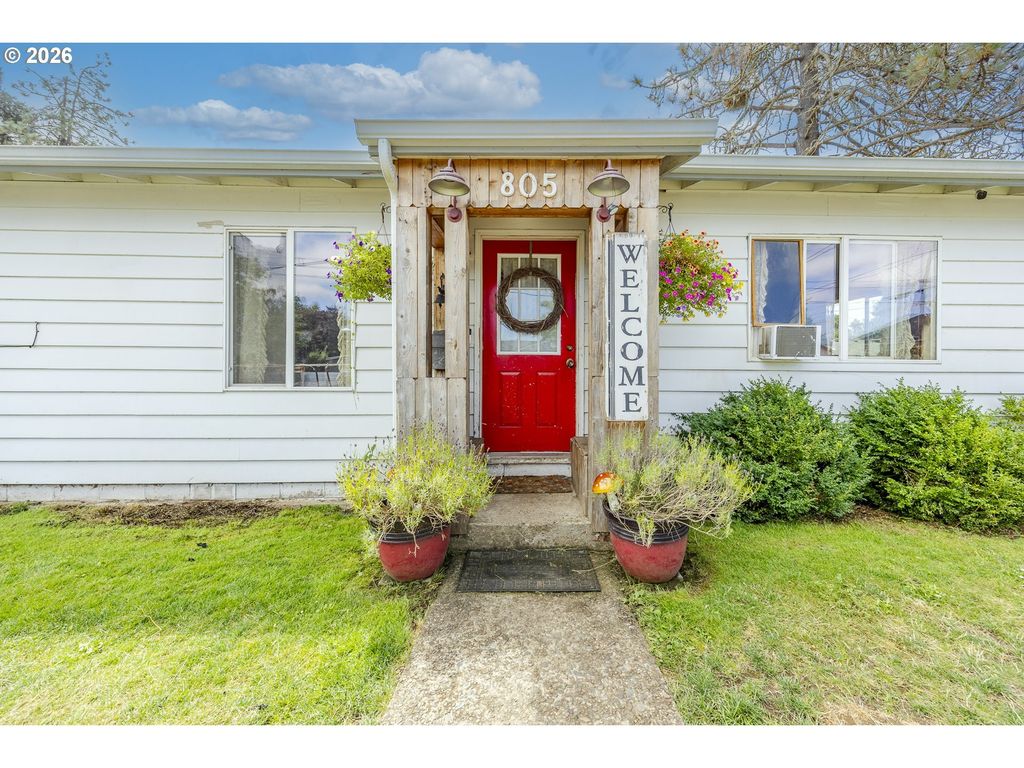 805 E Quincy Ave, Cottage Grove