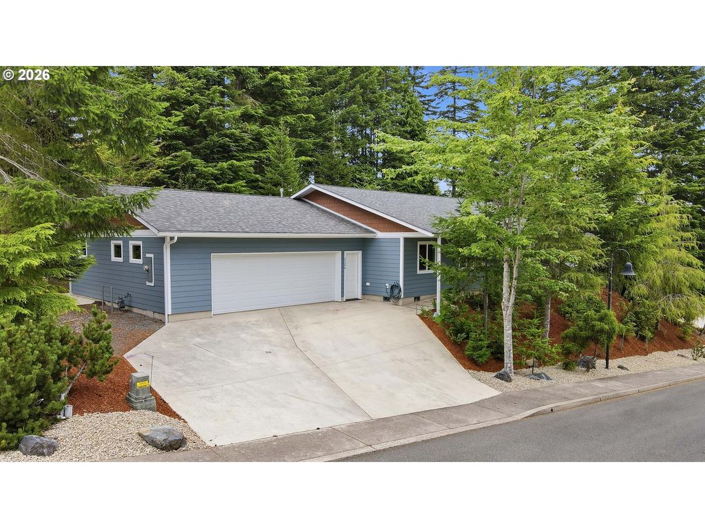 2256 Timberline Dr, Coos Bay