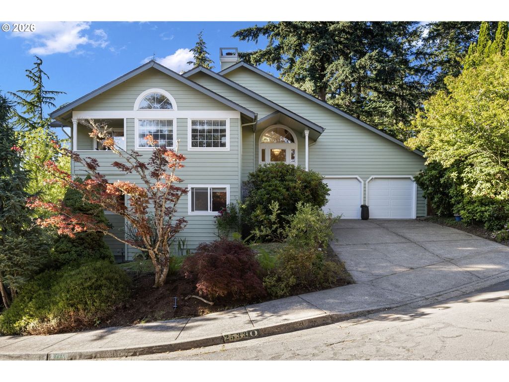 2533 Moon Mountain Dr, Eugene