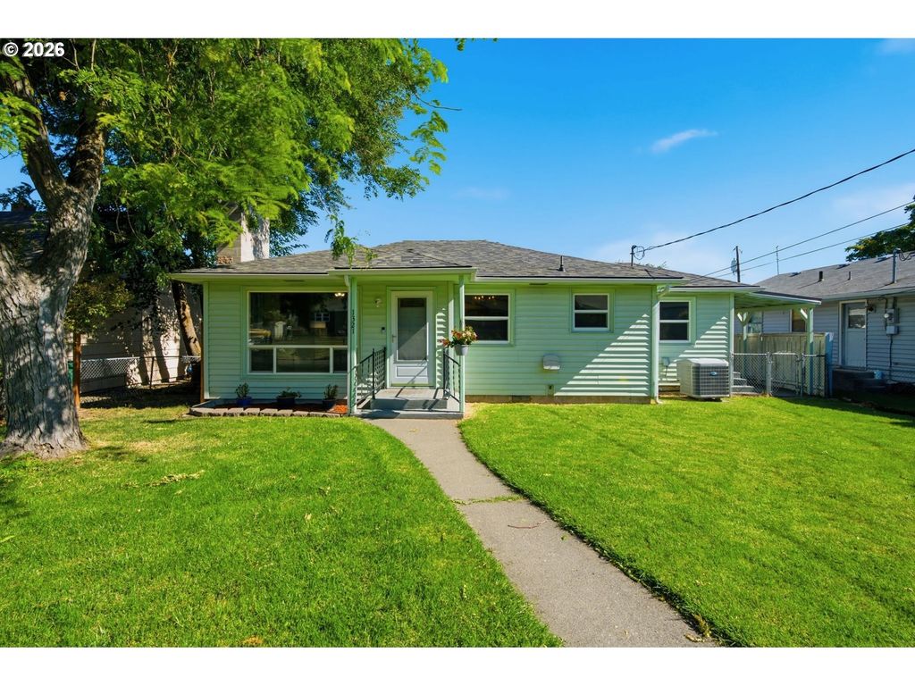 1321 E 13th St, The Dalles
