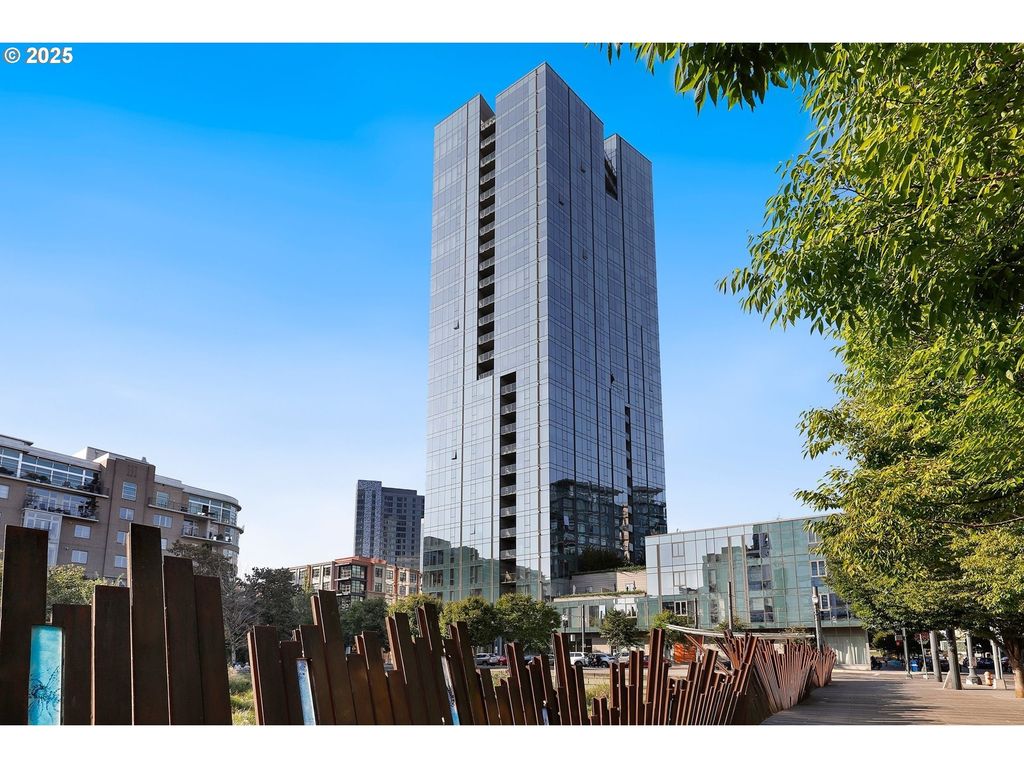 1075 Nw Northrup St 419, Portland