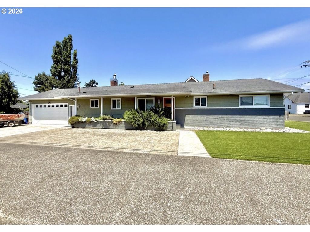 1614 5th St, Tillamook
