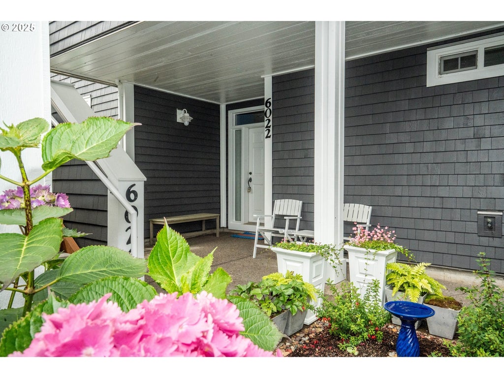 6022 Sw Cupola Dr, Newport