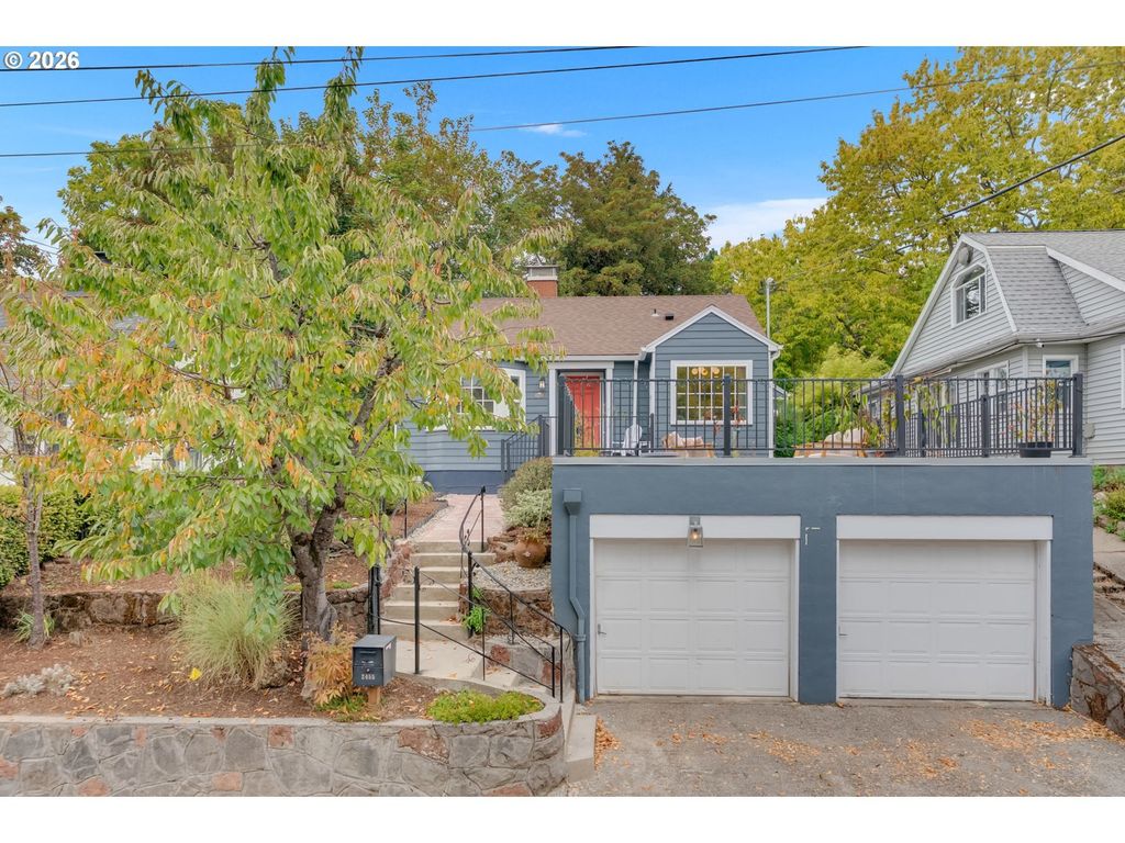 2455 Se Madison St, Portland