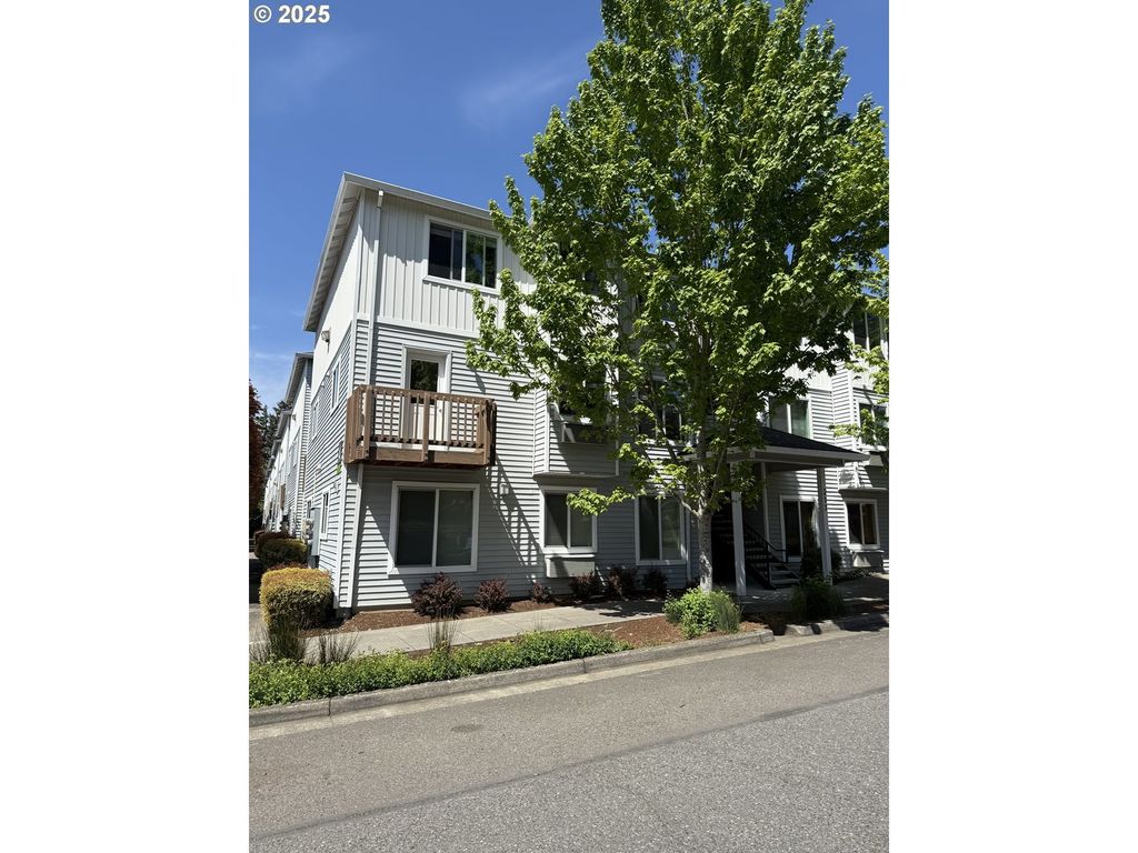 217 Ne 146th Ave 4, Portland