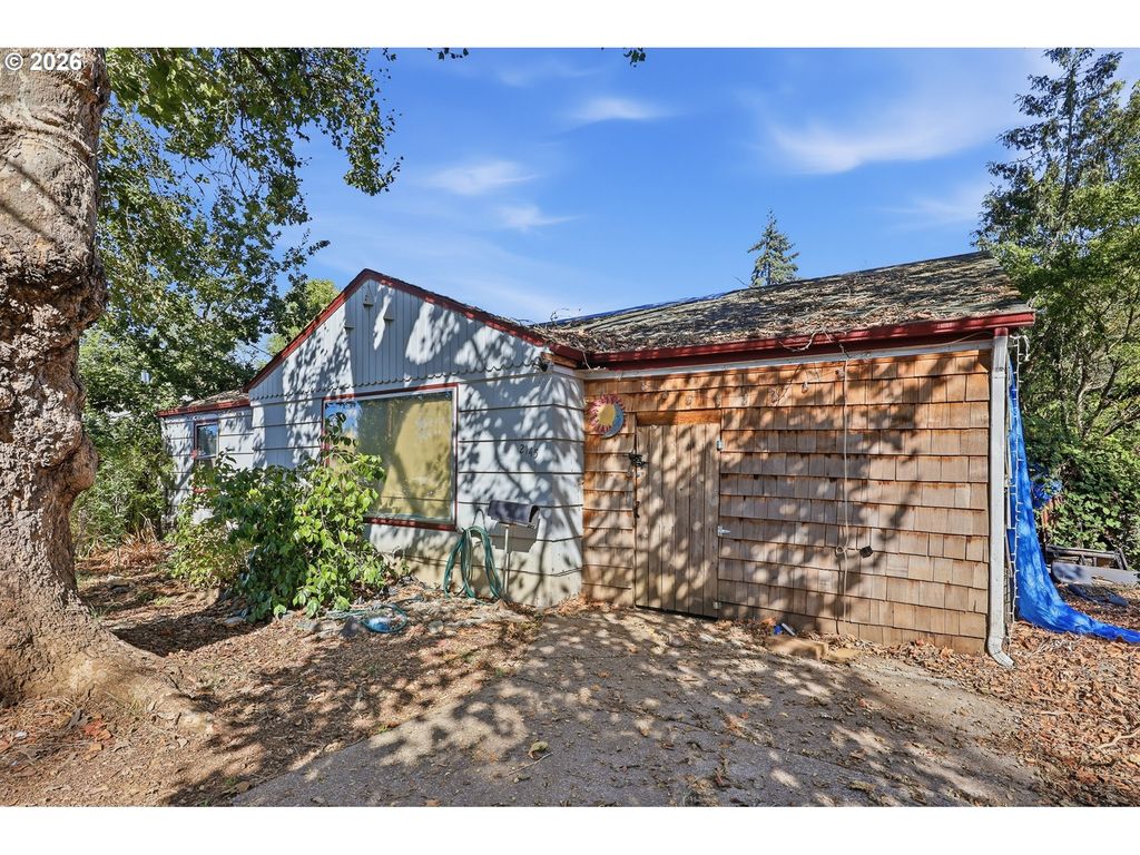 2145 Arthur St, Eugene