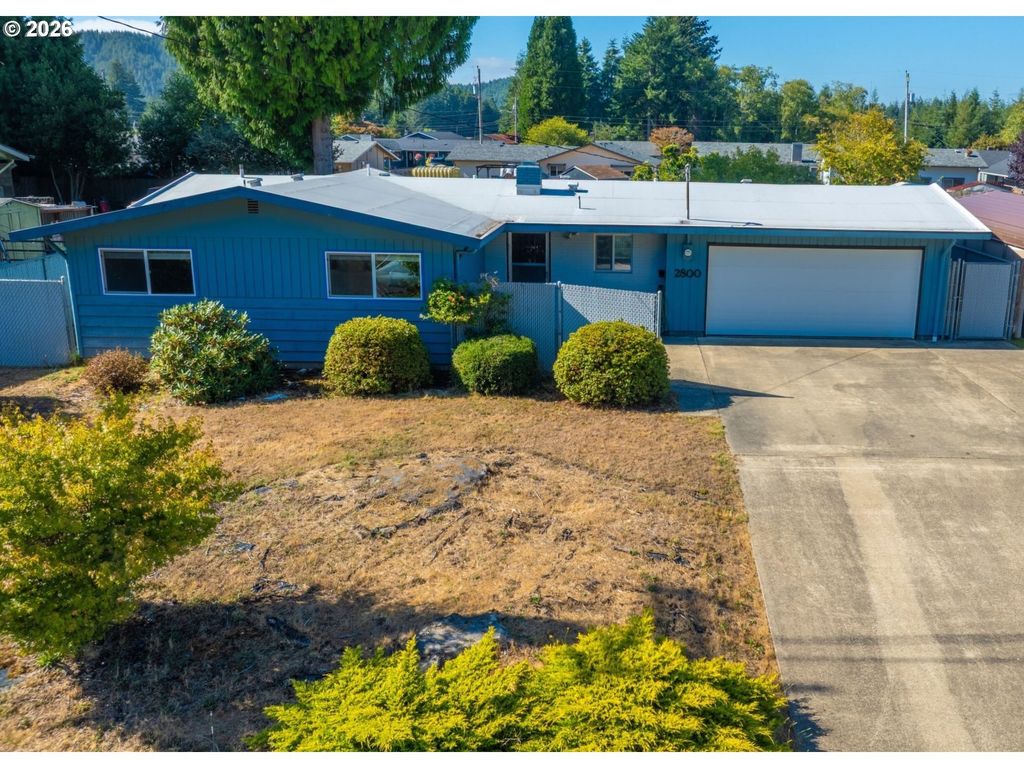2800 Ridgeway Dr, Reedsport
