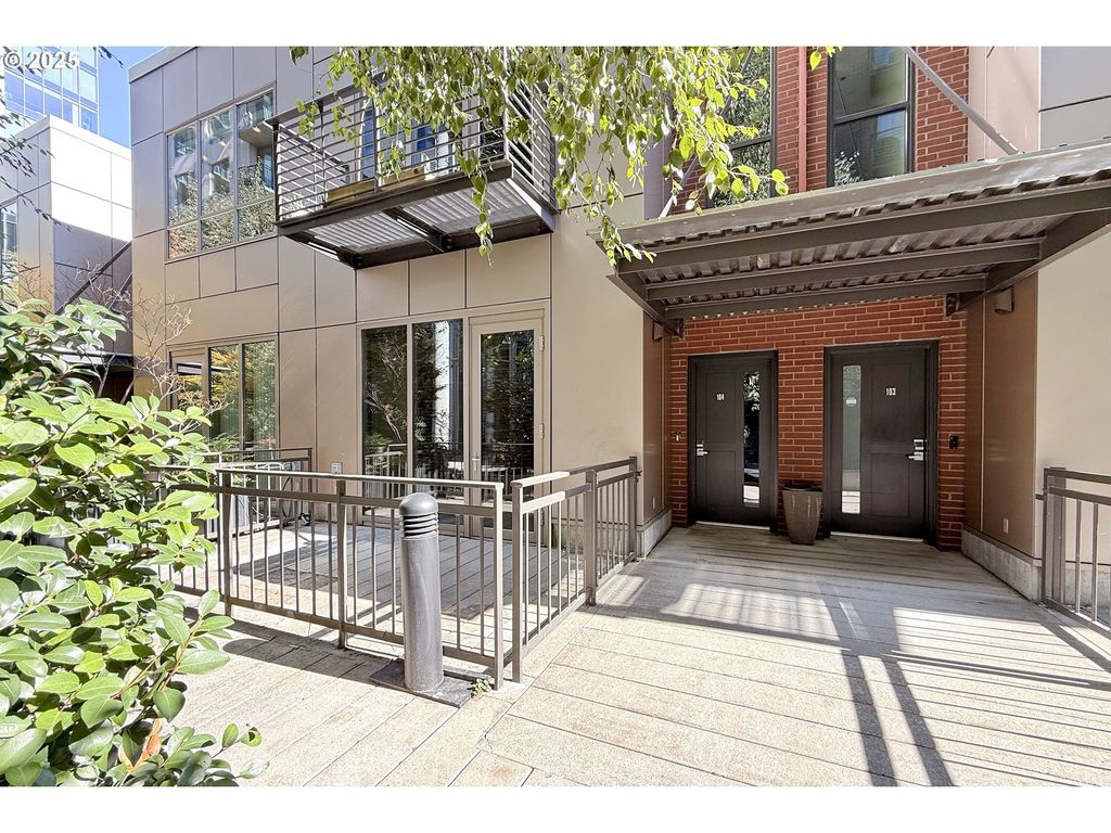 922 Nw 11th Ave 104, Portland