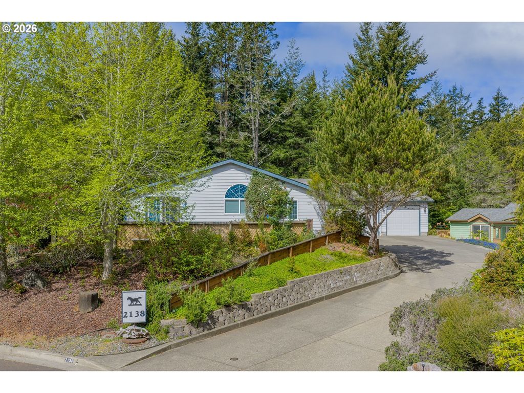 2138 Lynne Dr, North Bend