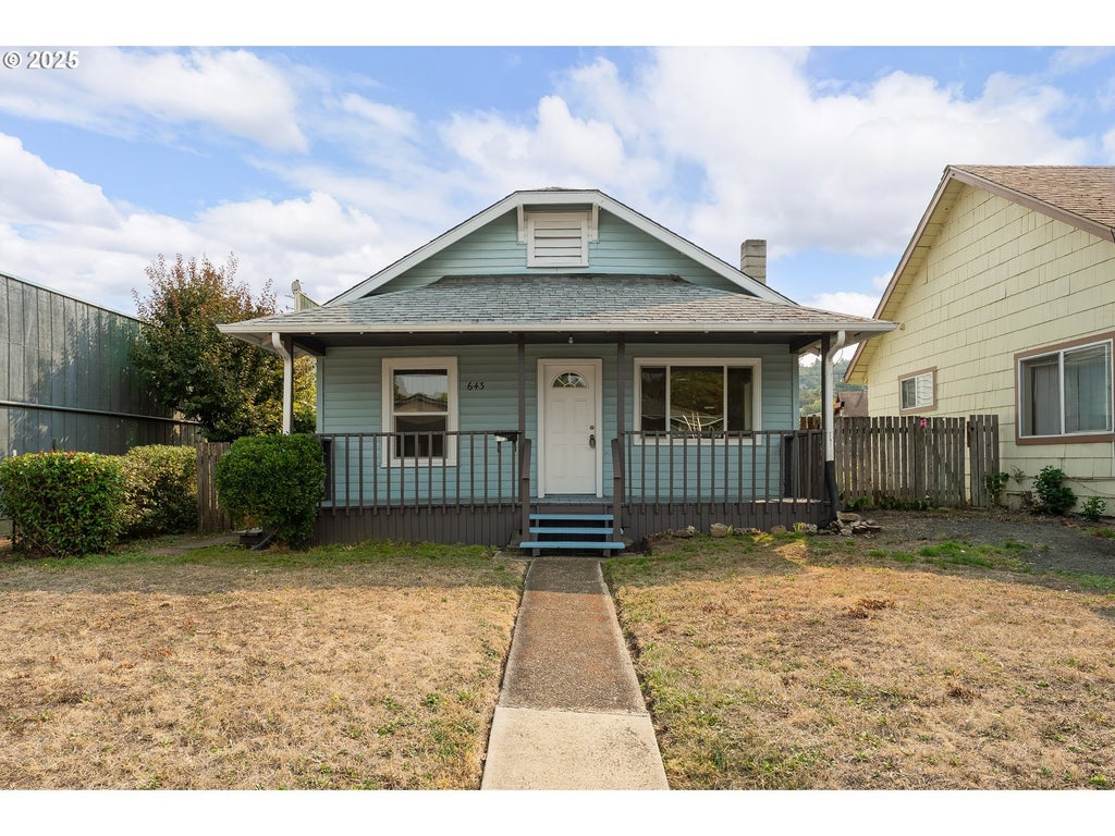 643 Se Parrott St, Roseburg