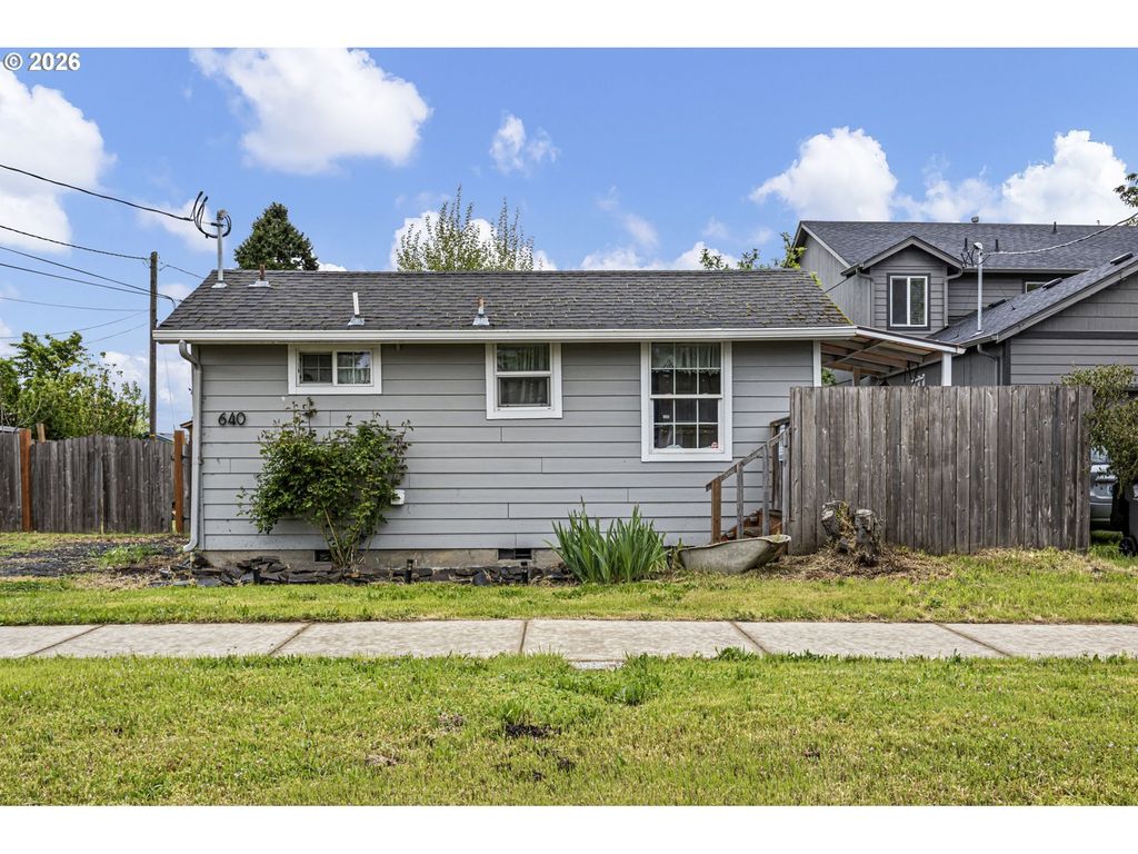 640 N Garden Way, Eugene