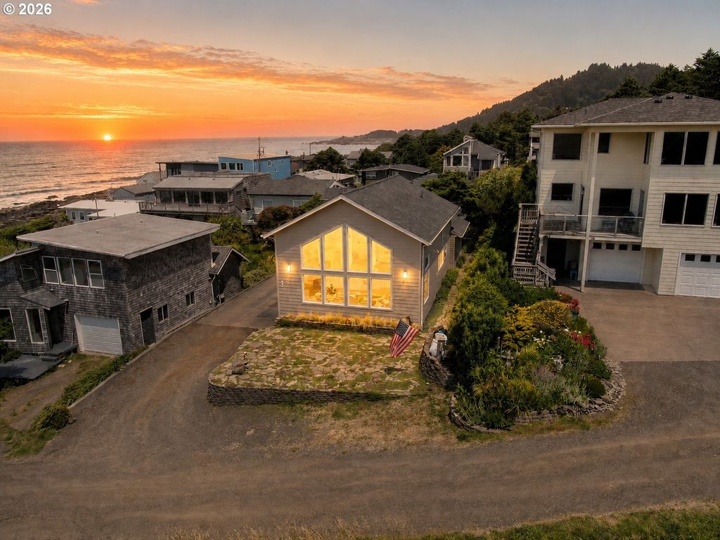43 Windy Way, Yachats