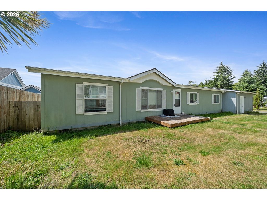 1041 Ne 14th Ave, Rockaway Beach