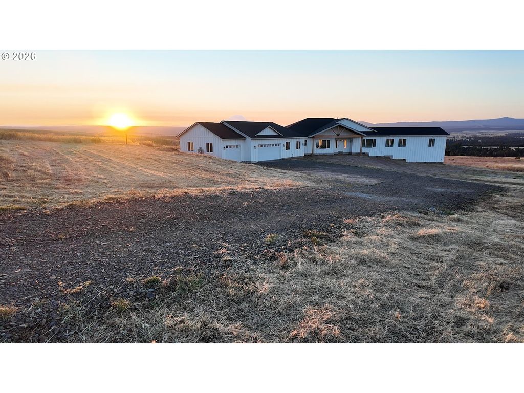 823 Horseshoe Bend Rd, Centerville