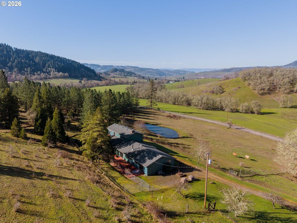 481 Strader Rd, Roseburg
