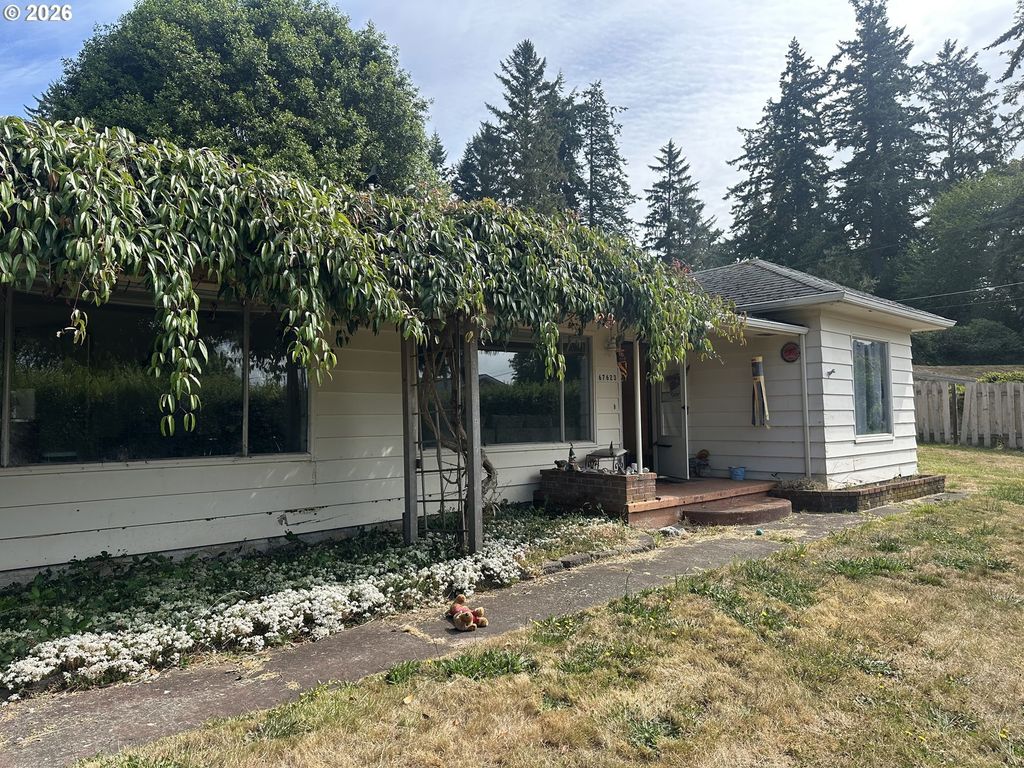67623 E Bay Rd, North Bend
