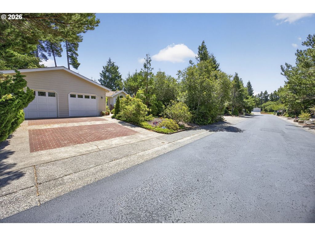 506 Robin Ln, Florence