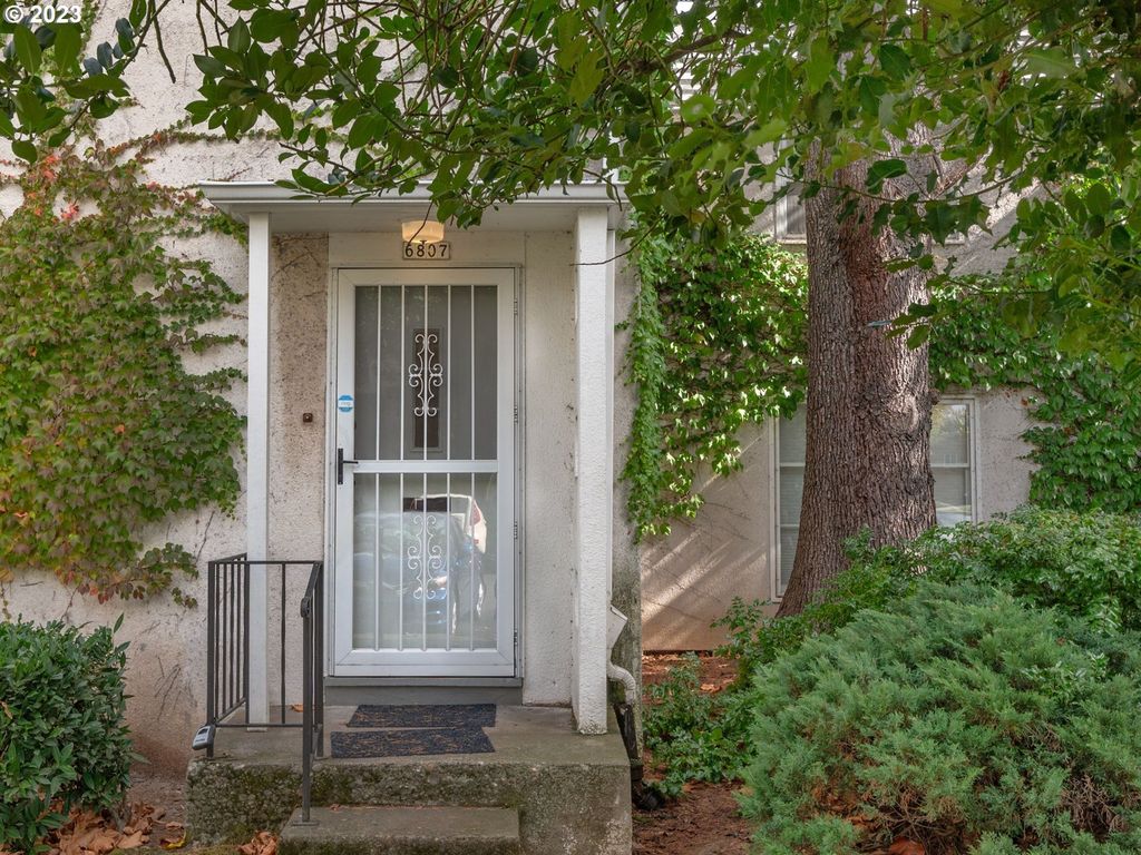 6807 Ne Broadway, Portland