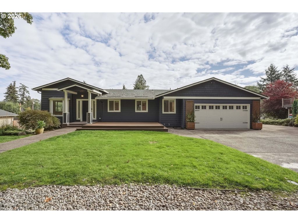 18428 Steamboat Way, West Linn
