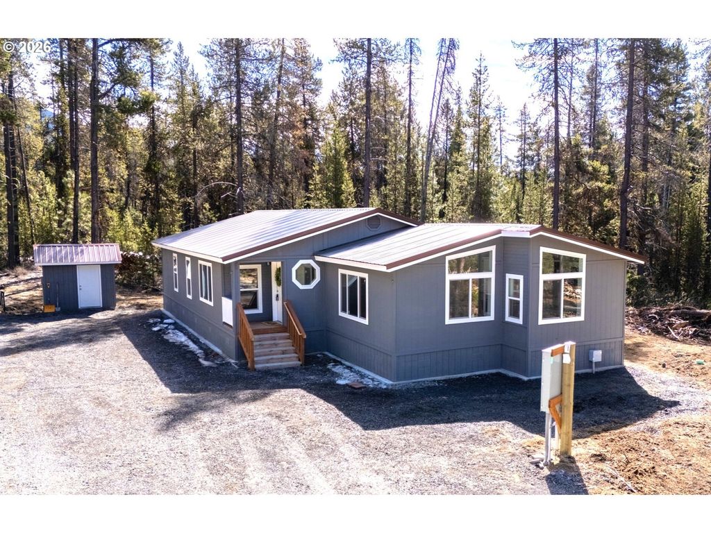 17717 Highway 58, Crescent Lake
