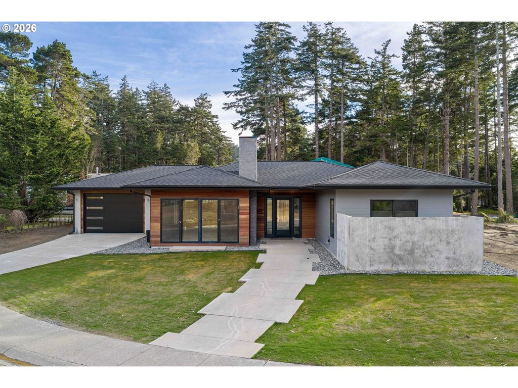 1118 Talus Way, Port Orford