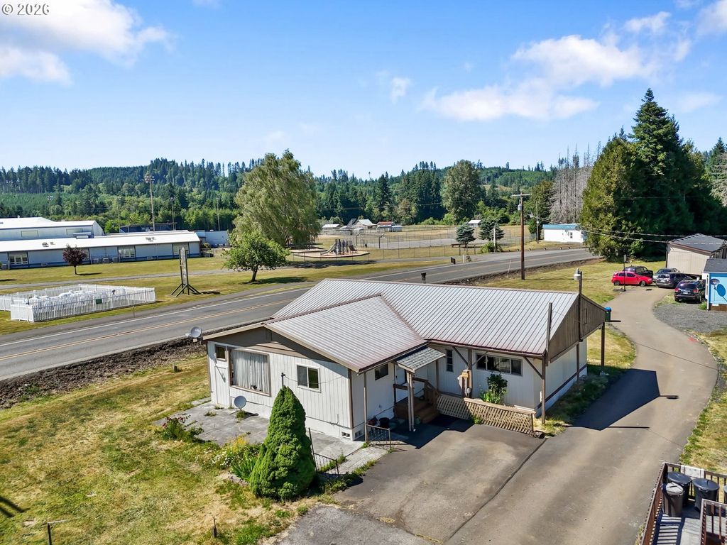 520 N Main St F, Pe Ell