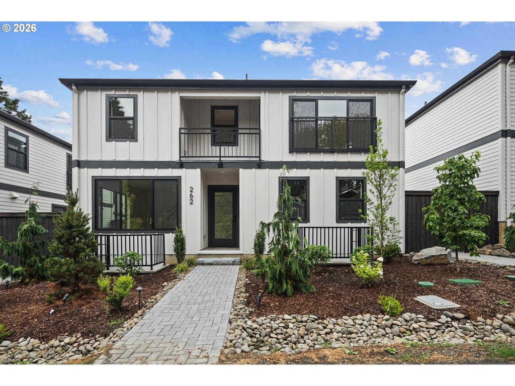 262 G Ave, Lake Oswego