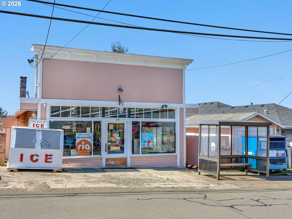 690 Alameda Ave, Astoria