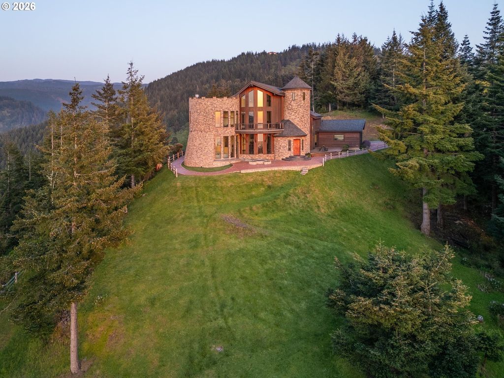 94880 Grizzly Mountain Rd, Gold Beach