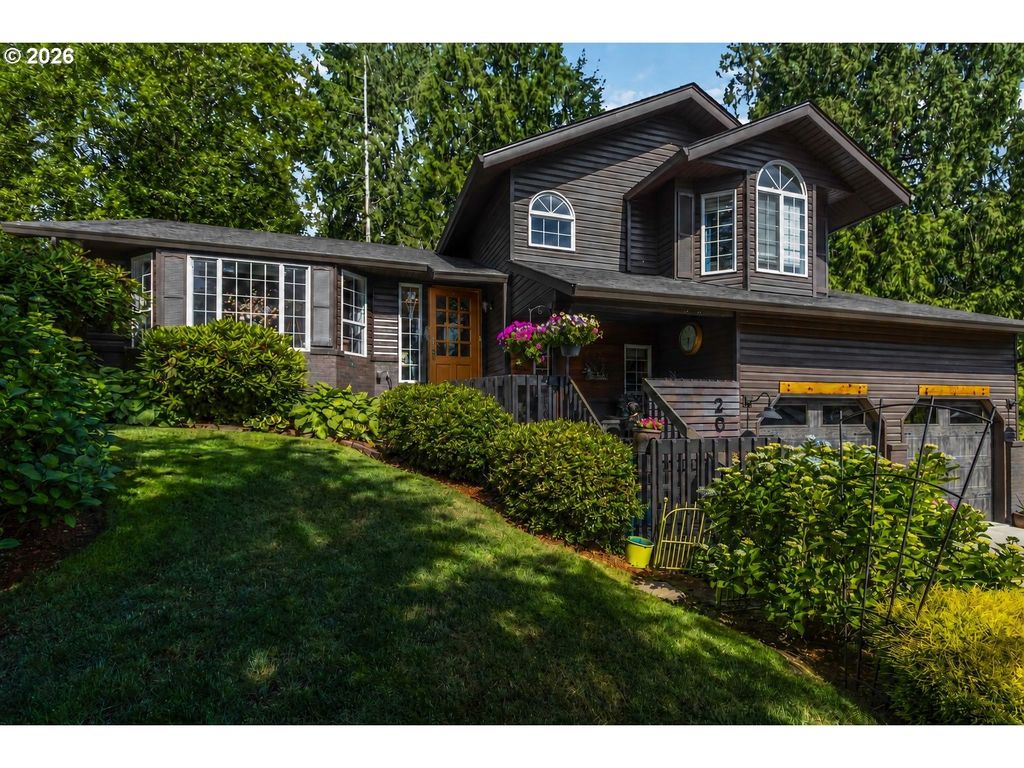 209 W Beacon Hill Dr, Longview