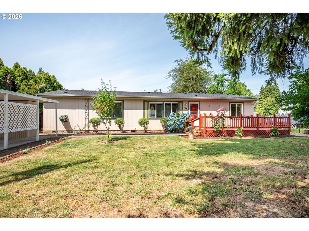 827 Ne Woodard Ave, Castle Rock