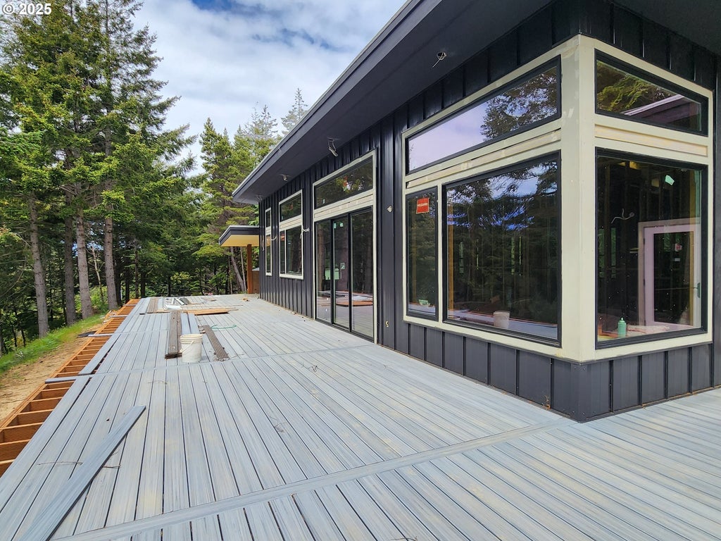 41930 Old Mill Rd, Port Orford