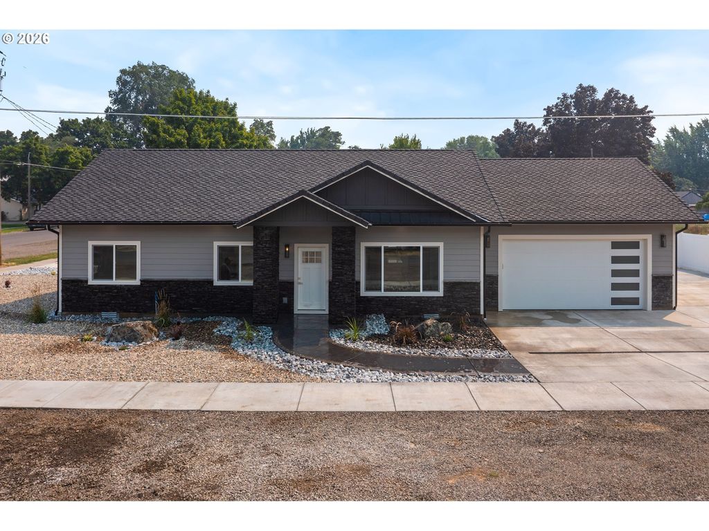 912 Lane Ave, La Grande