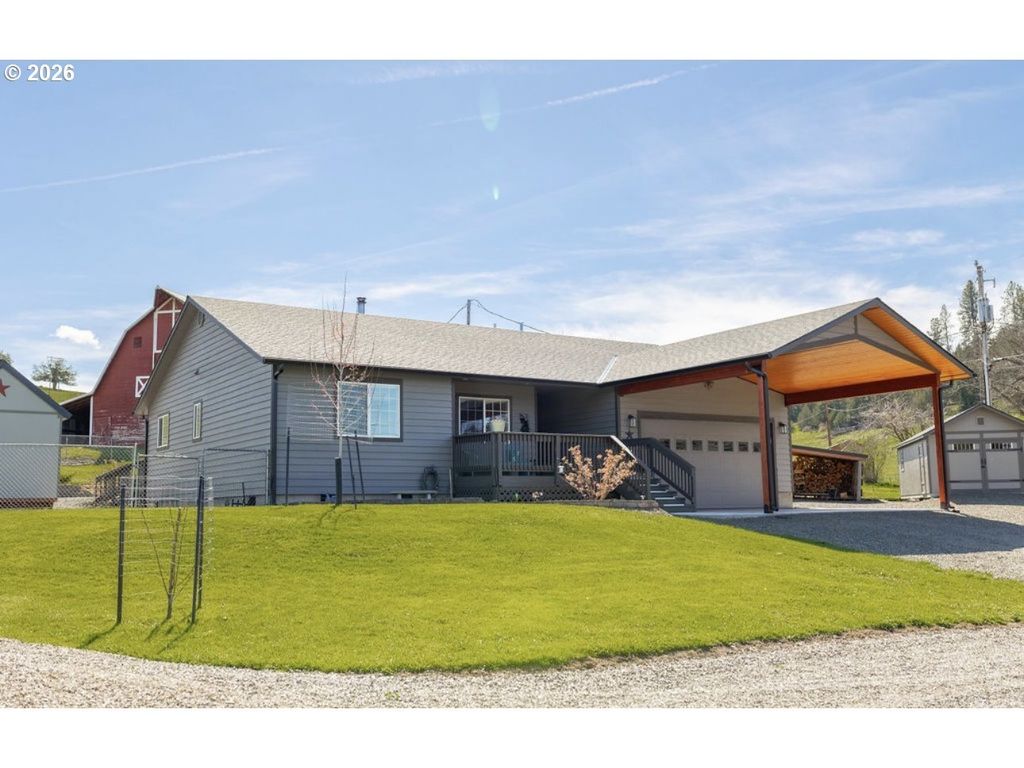 503 S Holmes St, Wallowa