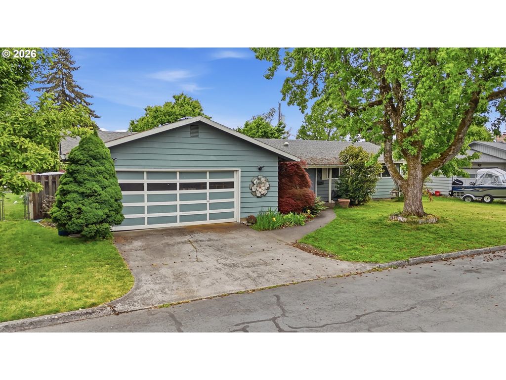 1605 Juniper St, Forest Grove