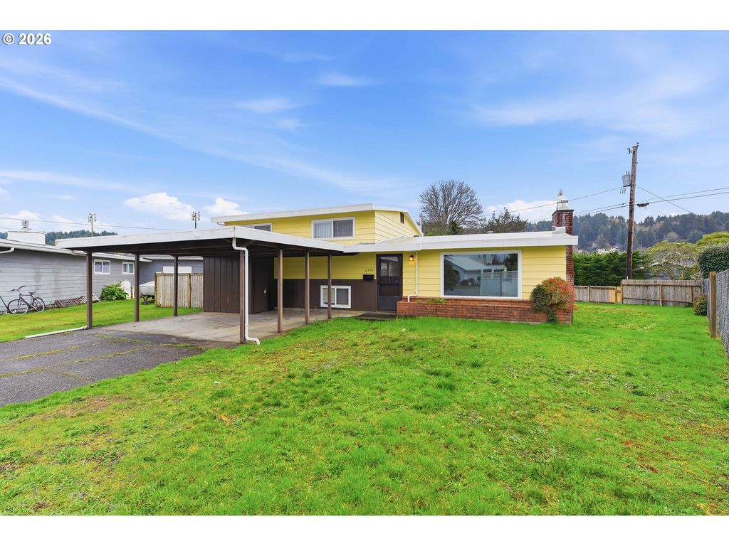 2350 High St, Reedsport