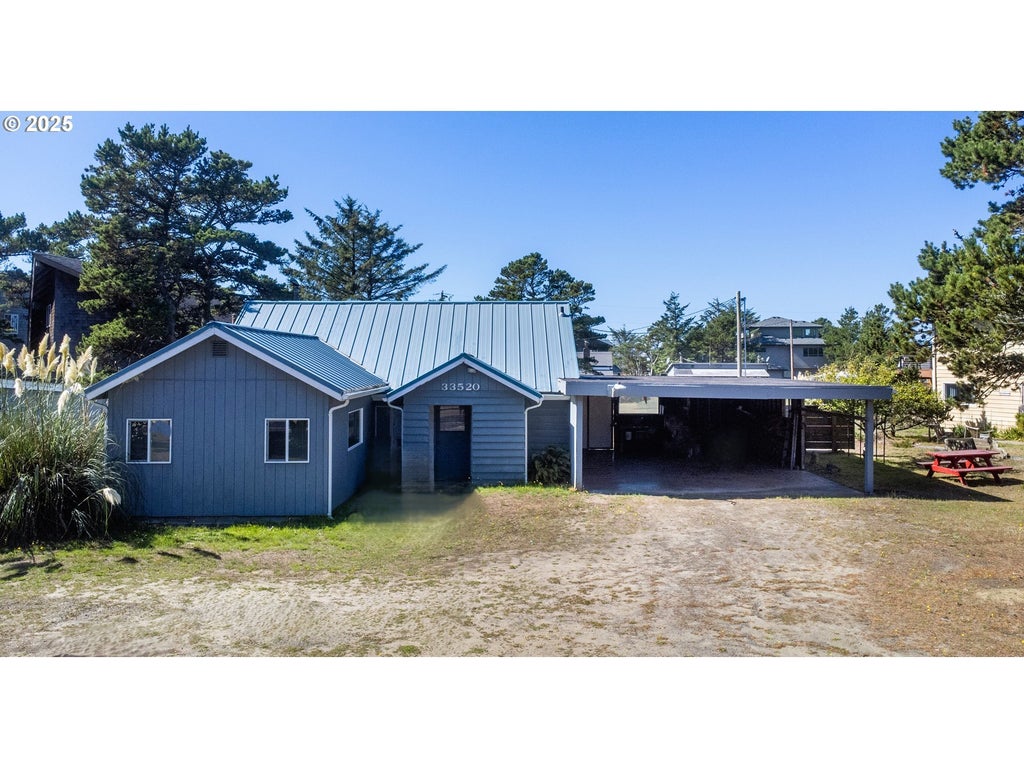 33520 Cape Kiwanda Dr, Pacific City